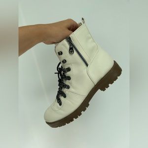 ✨WOMENS GUESS BOOTS SIZE 8✨